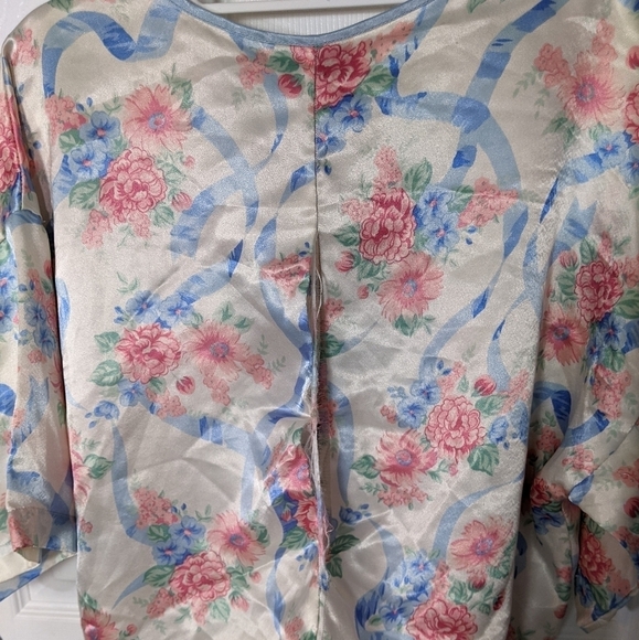Vintage J.O.‎ Intimates Luxury Floral Satin Pajama Top Size Medium *FLAWED* - Picture 5 of 7
